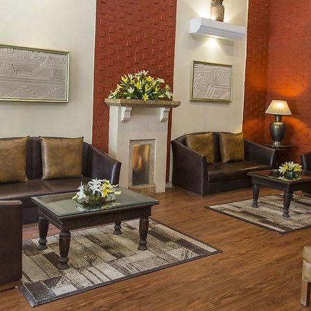 Country Inn Ahmadabad Zewnętrze zdjęcie