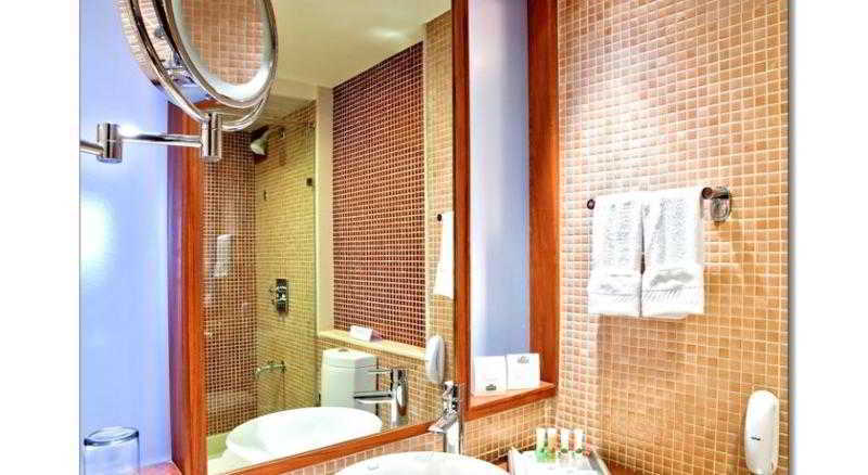 Country Inn Ahmadabad Zewnętrze zdjęcie